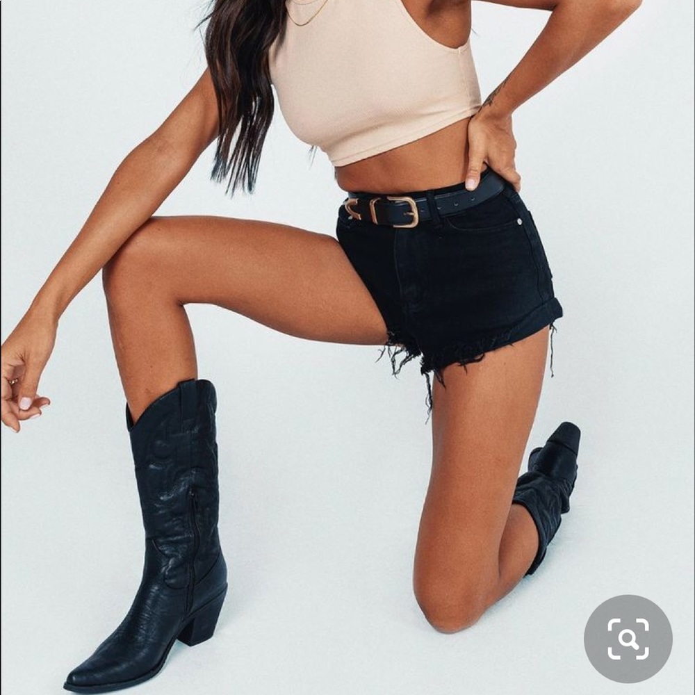 Mid rise black shorts